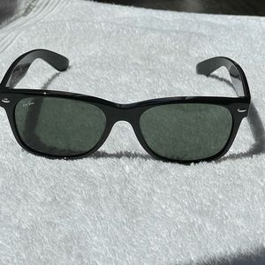 Black classic Ray-Ban sunglasses